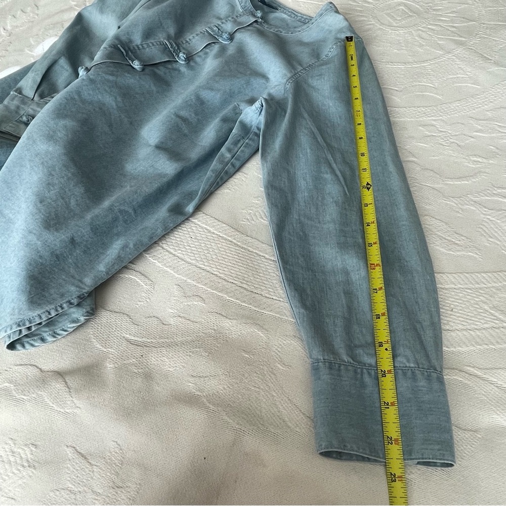 J. Jill Stylish‎ Knot-Button denim Clarity Wash shirt - Picture 9 of 14
